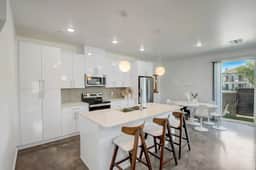 Chandler Townhome 1 - AVR - Image 4
