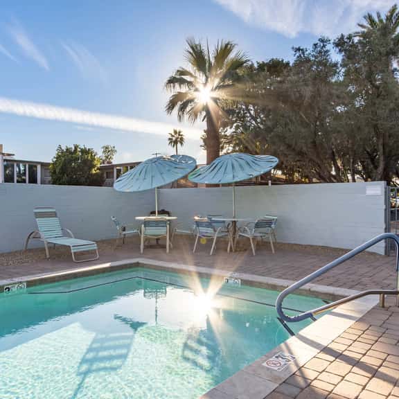 Scottsdale Old Town Mid Century Retreat - Image 1