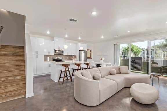 Chandler Townhome 1 - AVR - Image 2