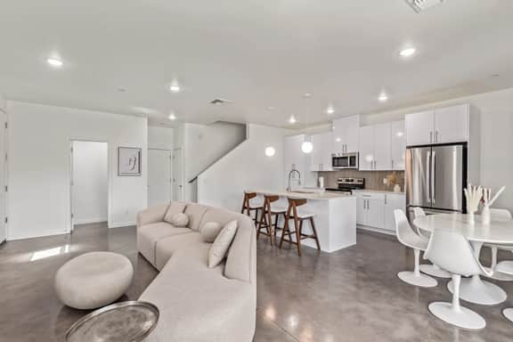 Chandler Townhome 1 - AVR - Image 3
