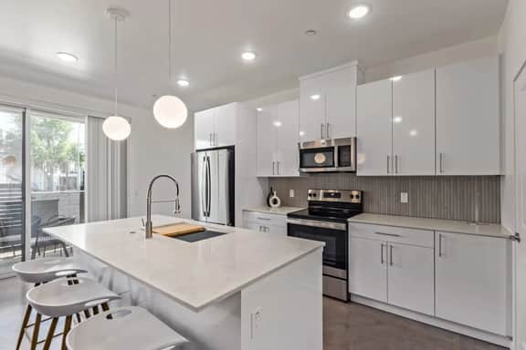 Chandler Townhome 2 - AVR - Image 3
